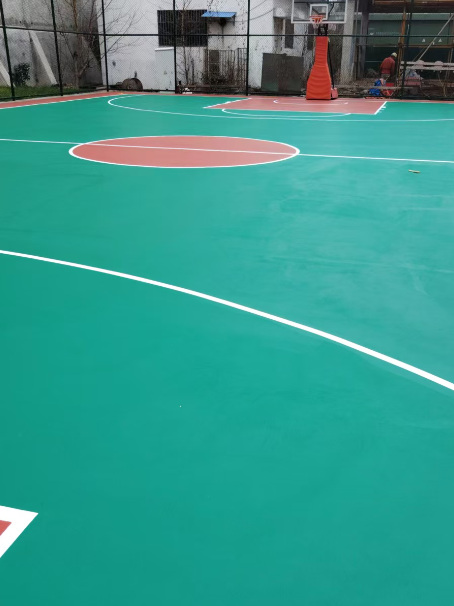 波密 球场长期使用易出现地面开裂
